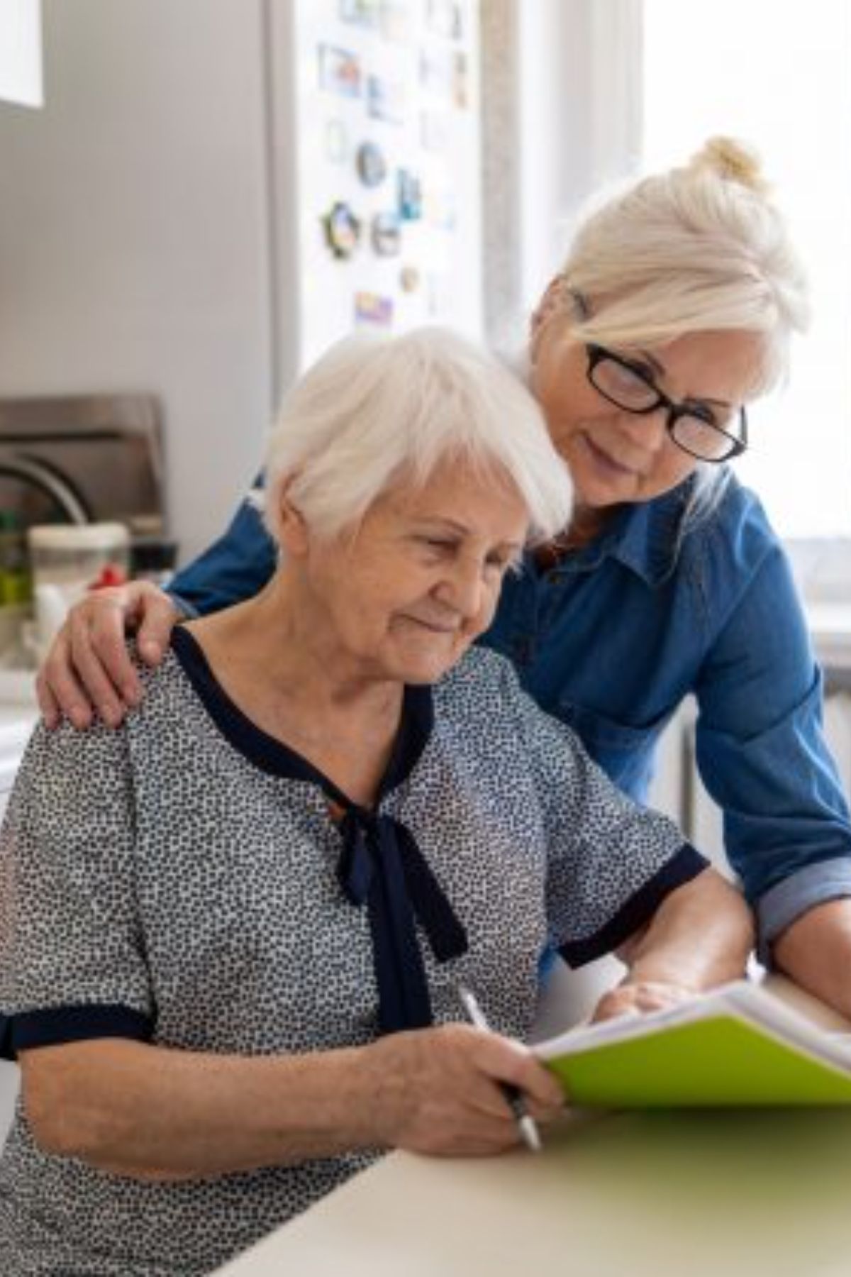 Sunny Vista Senior Living Community in Colorado Springs, CO - senior woman with family (1)