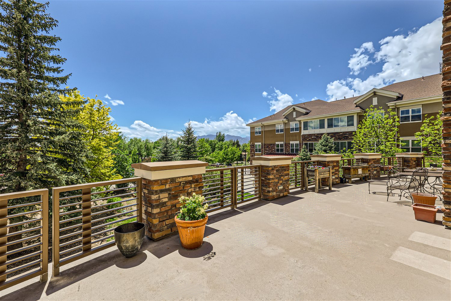 Sunny Vista Senior Living Community in Colorado Springs, CO - sunny vista living center exterior patio2 (2)